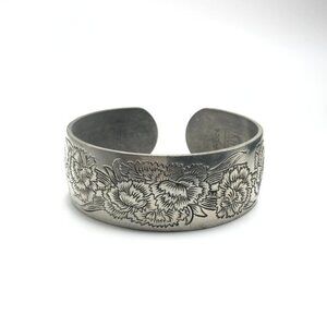 Kirk Pewter Cuff Bracelet Carnation January Birth Month Flower